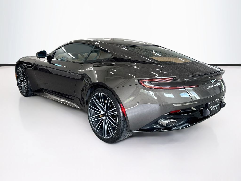 Used 2024 Aston Martin DB12 Coupe RWD image 7