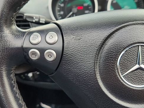 Used 2005 Mercedes-Benz SLK 350 image 34