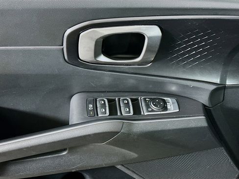 Used 2024 Kia Sorento S image 15