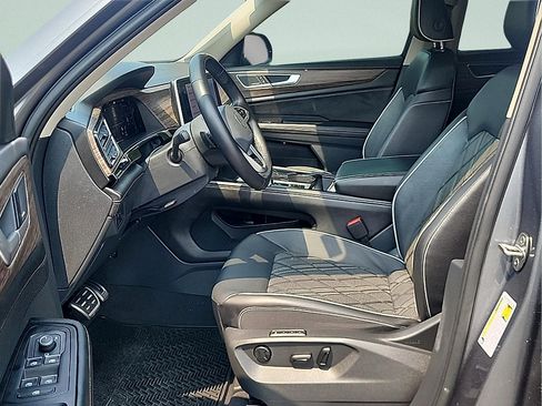 Used 2024 Volkswagen Atlas SEL Premium R-Line AWD/4WD image 13