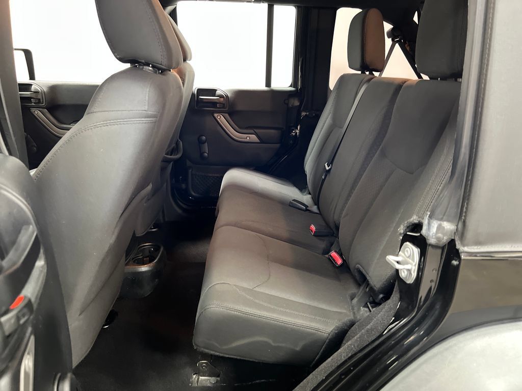 Used 2018 Jeep Wrangler Unlimited Sport w/ Connectivity Group AWD/4WD image 27