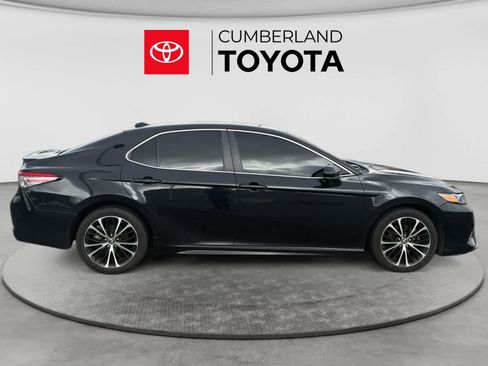Used 2019 Toyota Camry SE FWD image 6