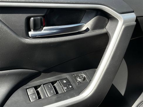 Used 2024 Toyota RAV4 XLE image 21