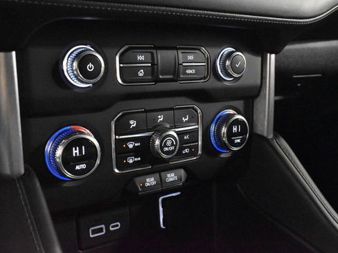 Used 2021 GMC Yukon SLE image 22