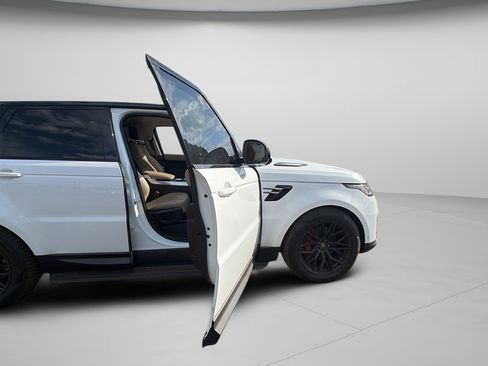 Used 2019 Land Rover Range Rover Sport SE AWD/4WD image 28