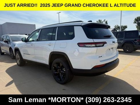New 2025 Jeep Grand Cherokee L Altitude image 11