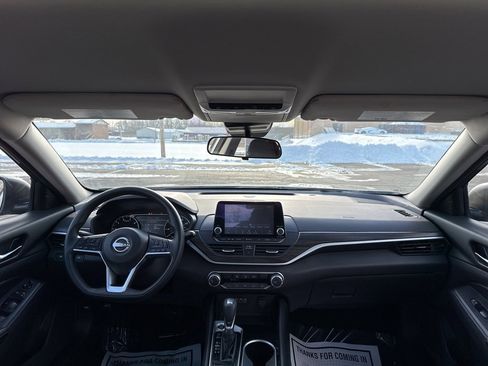 Used 2024 Nissan Altima 2.5 SV image 31