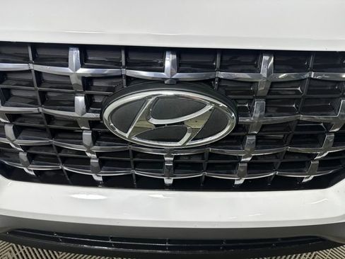 Certified 2023 Hyundai Venue SEL image 9