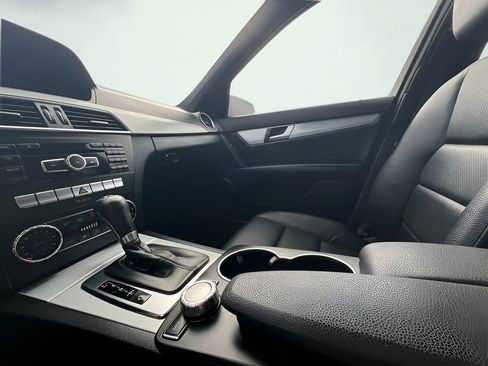 Used 2014 Mercedes-Benz C 250 Sedan image 45