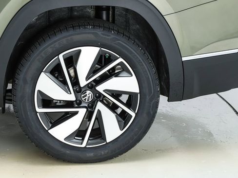 New 2026 Volkswagen Atlas SEL image 6