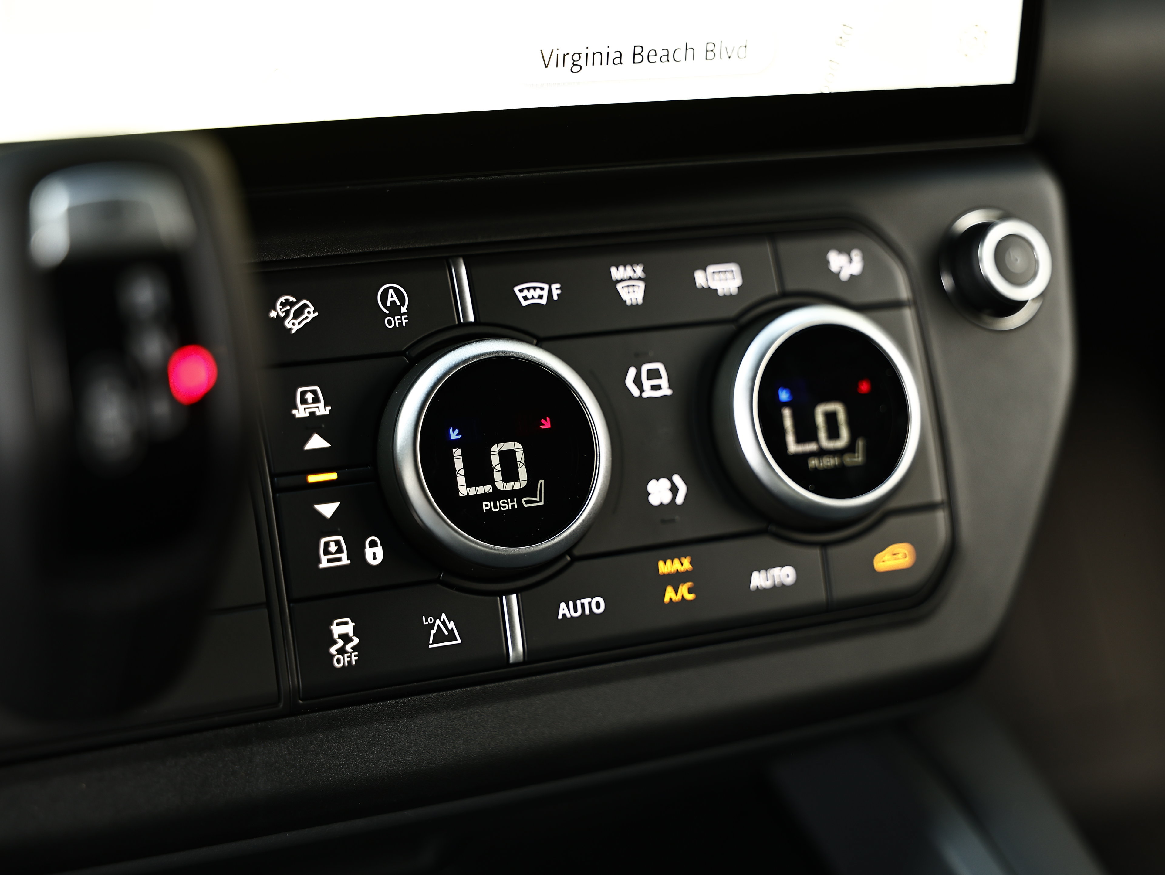 New 2026 Land Rover Defender 110 X-Dynamic SE AWD/4WD image 48