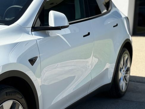 Used 2022 Tesla Model Y Long Range image 5