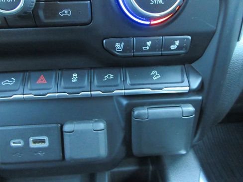 Used 2022 Chevrolet Silverado 2500 LTZ w/ LTZ Plus Package image 36