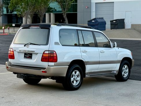 Used 2000 Toyota Land Cruiser w/ Convenience Pkg AWD/4WD image 13