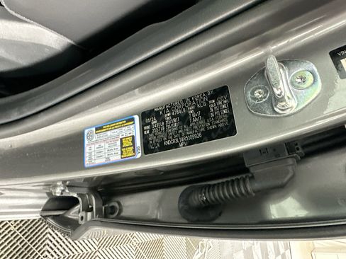 Used 2024 Kia Niro Wind image 12