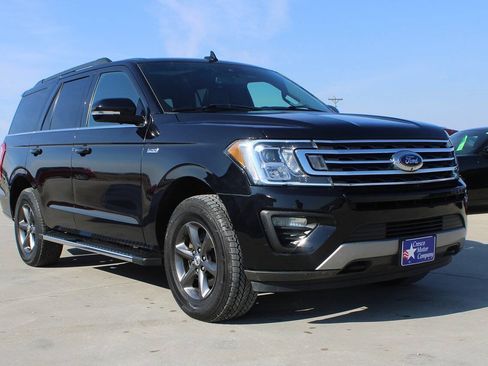 Used 2021 Ford Expedition XLT AWD/4WD image 3