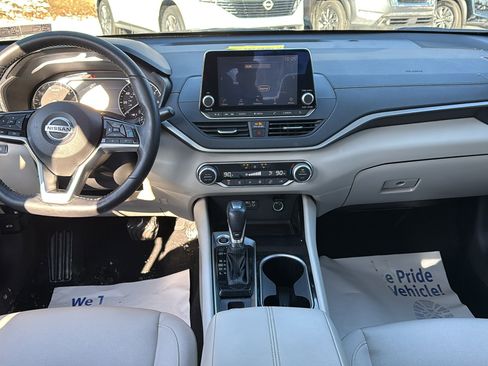 Certified 2020 Nissan Altima 2.5 SV image 5