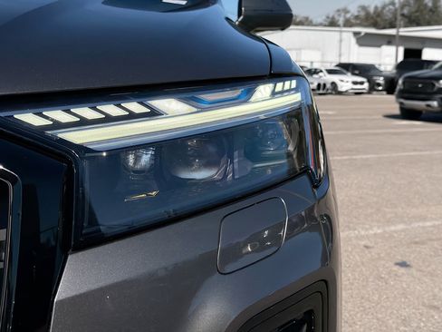 Used 2025 Audi Q7 3.0T Prestige image 9