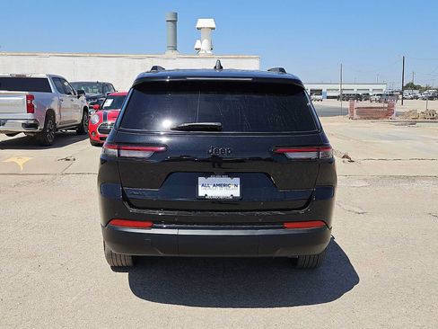 Used 2025 Jeep Grand Cherokee L Altitude AWD/4WD image 7