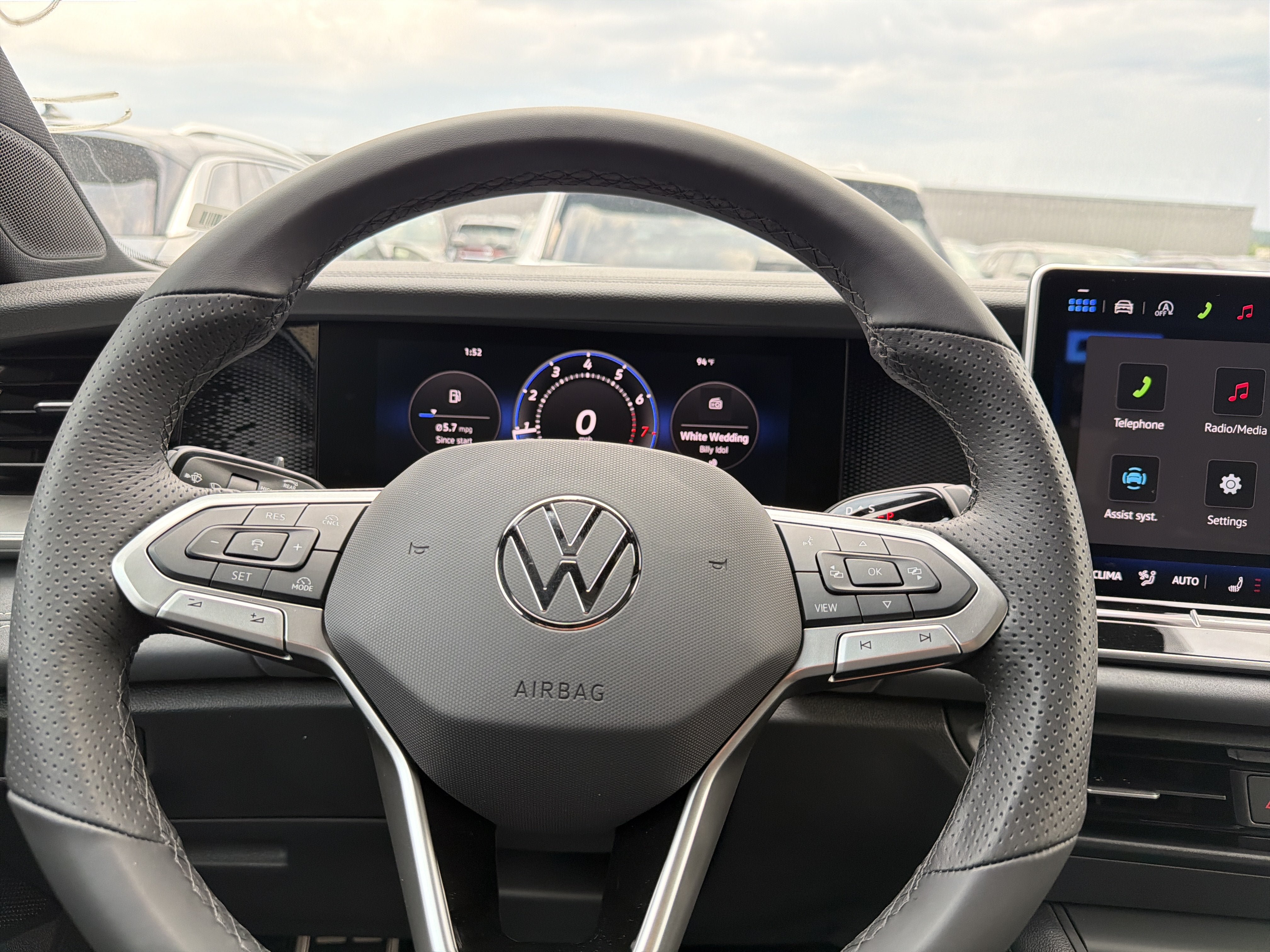 New 2026 Volkswagen Tiguan SE R-Line AWD/4WD image 12