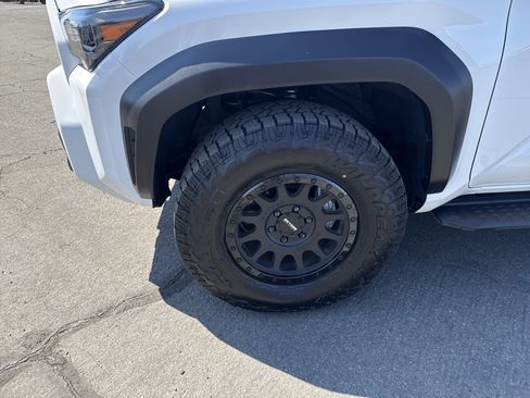 Used 2025 Toyota 4Runner TRD Off-Road Premium w/ Tow Technology Package AWD/4WD image 9