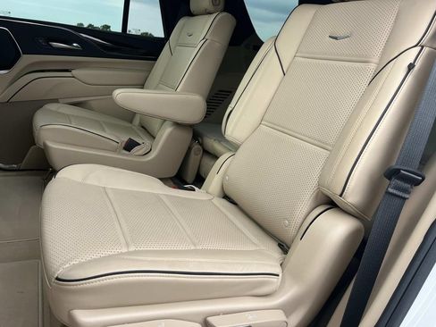 Certified 2023 Cadillac Escalade Premium Luxury AWD/4WD image 21