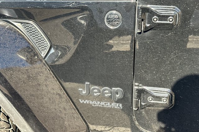 Certified 2021 Jeep Wrangler Unlimited Sahara AWD/4WD image 15