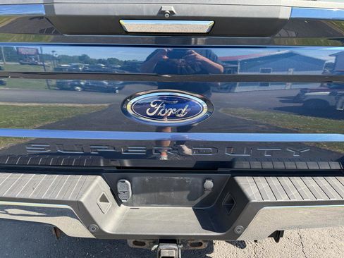 Used 2019 Ford F250 XLT w/ XLT Premium Package AWD/4WD image 17