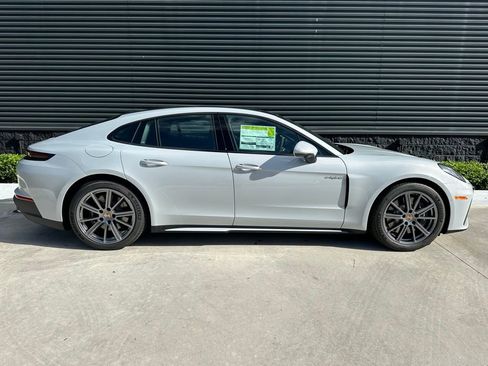 Certified 2025 Porsche Panamera 4 E-Hybrid AWD/4WD image 8