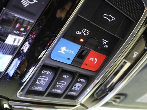 Used 2022 Jeep Grand Wagoneer Series II w/ Convenience Group III image 18