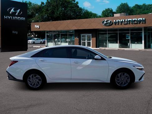 New 2026 Hyundai Elantra Blue image 9