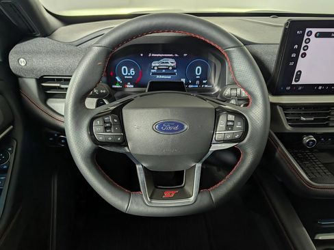 Certified 2025 Ford Explorer ST RWD image 18