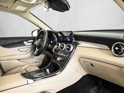 Used 2021 Mercedes-Benz GLC 300 4MATIC image 24