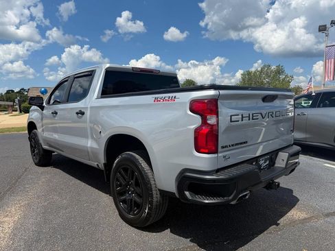 Used 2021 Chevrolet Silverado 1500 LT Trail Boss w/ Bed Protection Package AWD/4WD image 5