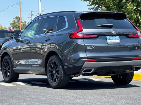 Used 2025 Honda CR-V Sport image 3