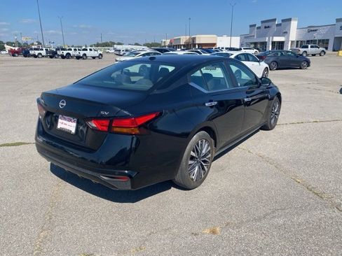 Used 2023 Nissan Altima 2.5 SV image 6
