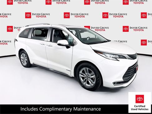 Certified 2021 Toyota Sienna Limited FWD image 3