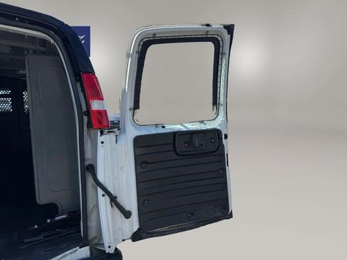 Used 2020 Chevrolet Express 2500 w/ Driver Convenience Package image 32