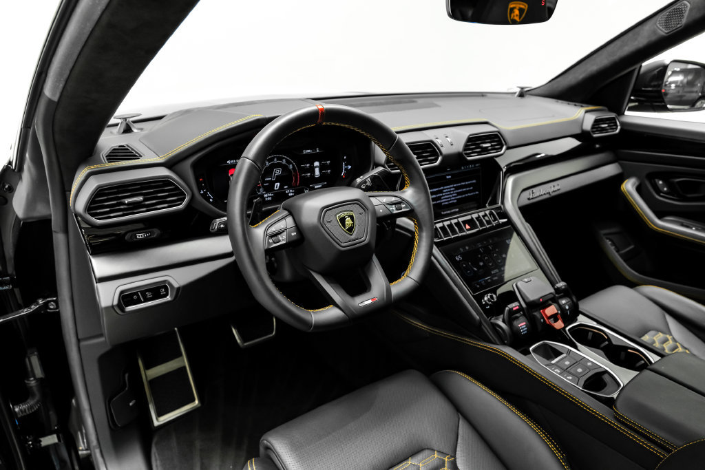 Used 2024 Lamborghini Urus S AWD/4WD image 5
