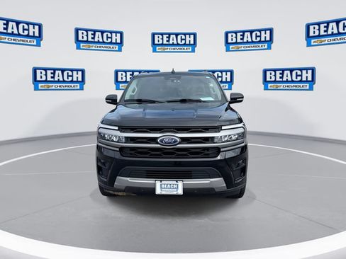 Used 2023 Ford Expedition XLT RWD image 3