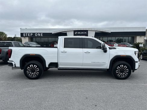 Certified 2026 GMC Sierra 2500 Denali Ultimate image 8