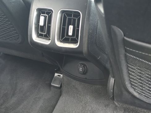Used 2024 Kia Sorento S FWD image 28