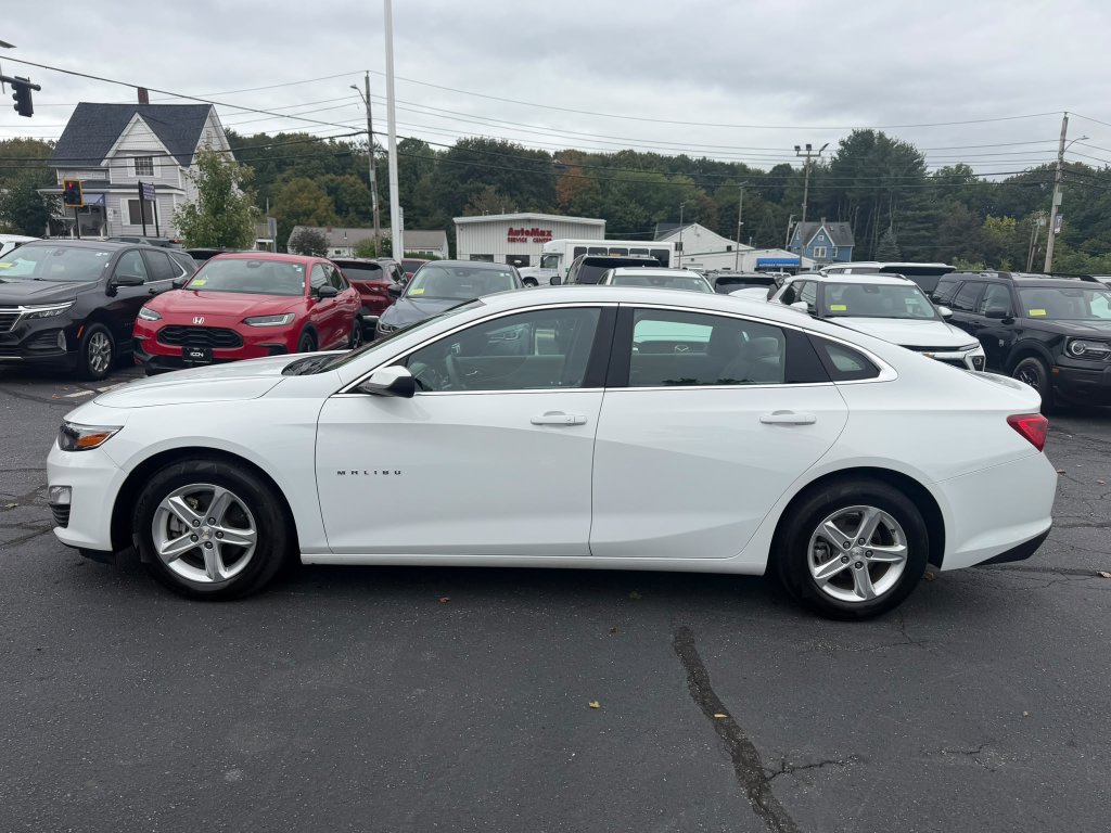 Used 2024 Chevrolet Malibu LT FWD image 2