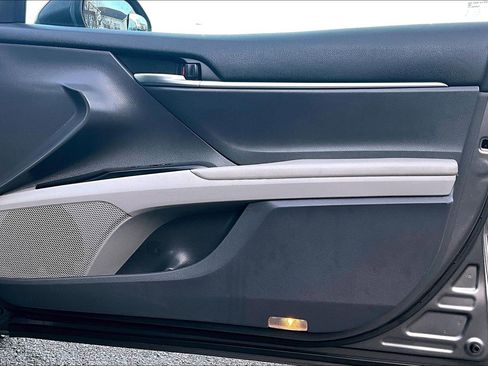 Used 2019 Toyota Camry LE image 22