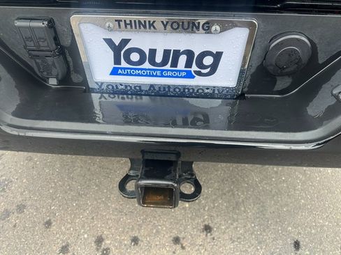 Used 2022 GMC Sierra 2500 Denali w/ Denali Black Diamond Edition image 12