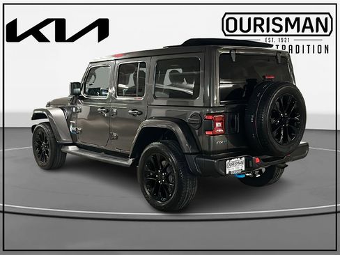 Used 2022 Jeep Wrangler Unlimited Sahara w/ Cold Weather Group image 3