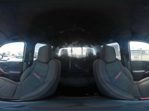 Used 2026 Nissan Frontier PRO-4X AWD/4WD image 35