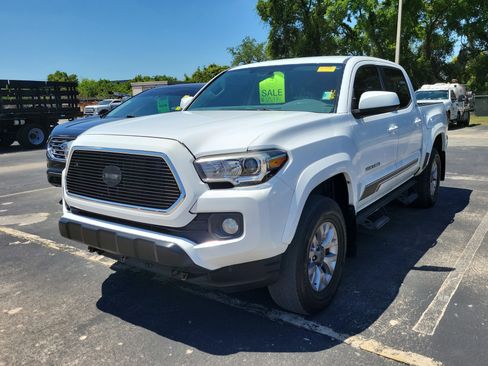 Used 2017 Toyota Tacoma SR5 image 3