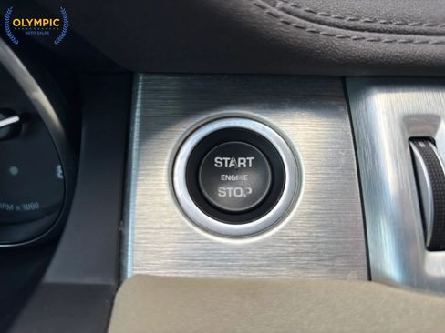 Used 2017 Land Rover Range Rover Evoque SE image 35