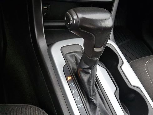 Used 2015 Chevrolet Colorado LT w/ LT Convenience Package image 12